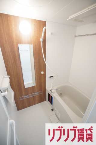 グランデュール春日の浴室