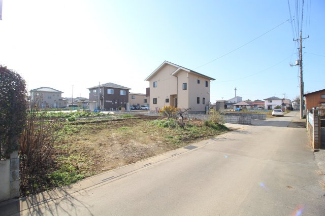 川越市鯨井　建築条件なし売地　東武東上線『霞ヶ関駅』徒歩15分　【上戸小学区】の前面道路含む現地写真