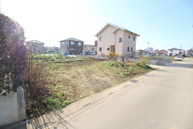 川越市鯨井　建築条件なし売地　東武東上線『霞ヶ関駅』徒歩15分　【上戸小学区】の前面道路含む現地写真