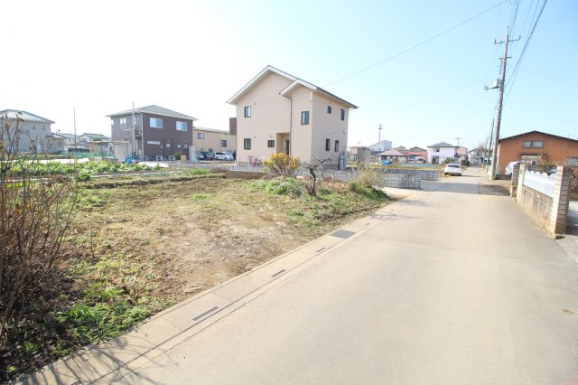 川越市鯨井　建築条件なし売地　東武東上線『霞ヶ関駅』徒歩15分　【上戸小学区】の前面道路含む現地写真