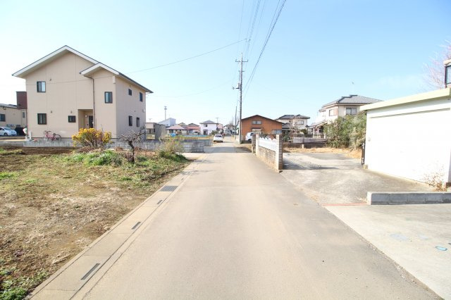 川越市鯨井　建築条件なし売地　東武東上線『霞ヶ関駅』徒歩15分　【上戸小学区】の前面道路含む現地写真