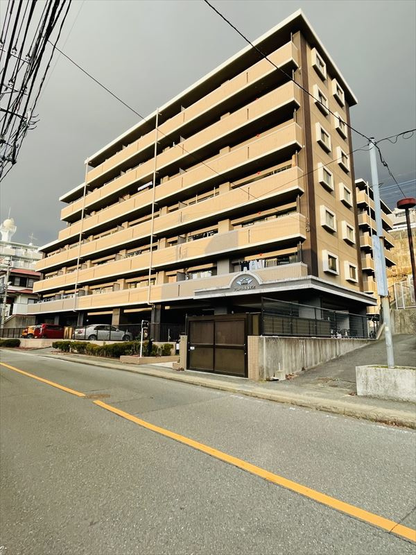 アムール香椎駅南の外観