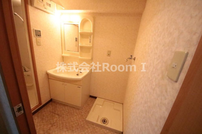 【玄関】 | アーバンステージ安堂寺Ⅰ | 収納もある玄関です