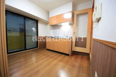 【居間・リビング】 | アーバンステージ安堂寺Ⅰ | ゆったり過ごせるリビングです