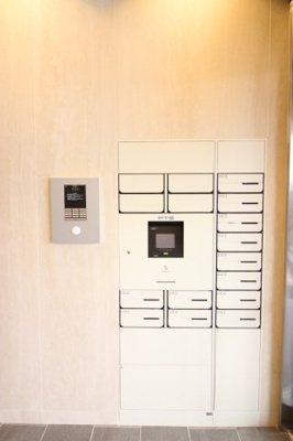 【設備】 | ラ グラン カトル | 宅配ボックスつき