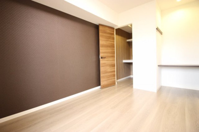 【寝室】 | ラ グラン カトル | 広くて明るい寝室