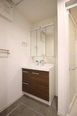 【独立洗面台】 | ラ グラン カトル | 独立洗面台で身支度をすべて済ませてしまいましょう