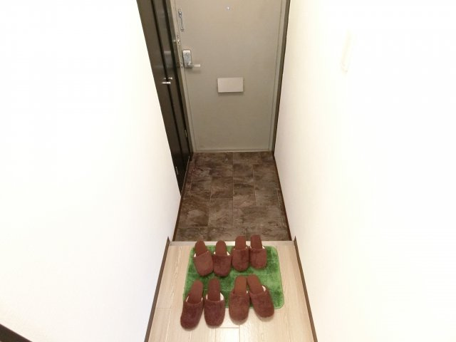 ヴィハーラ仲本の玄関|別部屋の類似写真