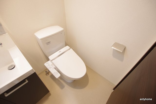 エステムコート新大阪11リンクス　仲介手数料無料のトイレ