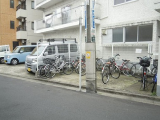 【駐車場】