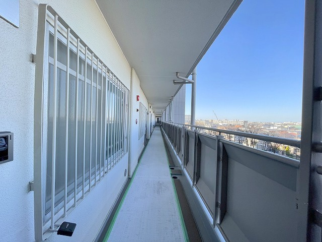 新松戸西パークハウス　E棟のその他共用部分|共用部分の廊下です。