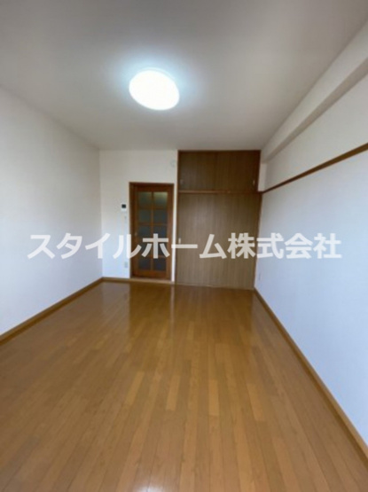 【居間・リビング】 | フィオーレ88 | 別部屋写真です。