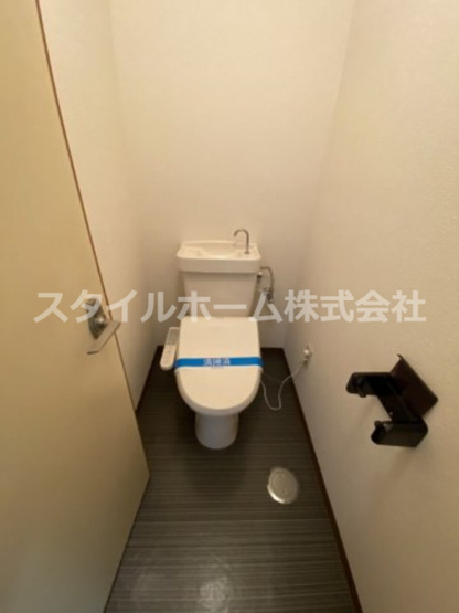 【トイレ】 | フィオーレ88 | 別部屋写真です。