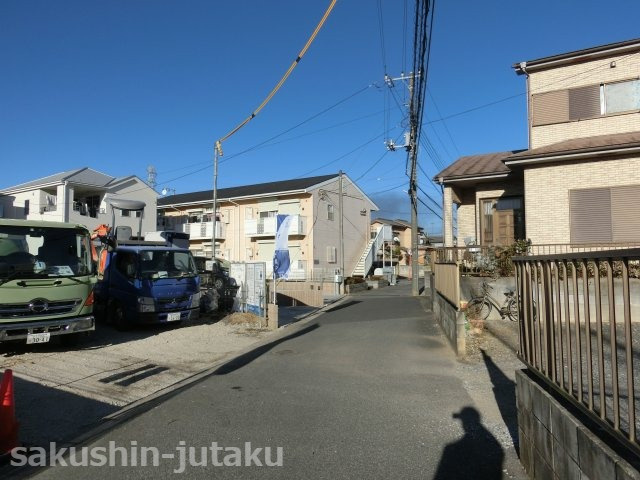 高津　新築戸建の前面道路含む現地写真|東南側公道面