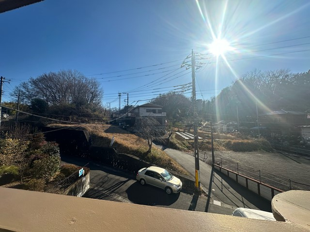 【その他共用部分】 | ライリッヒ・フーガ | 屋根付きの駐輪場で雨が降っても大切な自転車が濡れなくてすみますね♪荷物が重いときに自転車があれば助かりますね！