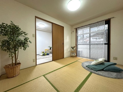 【寝室】 | ライリッヒ・フーガ | 南向き和室6帖☆押入れがあります♪寝具をすっきり収納できるので和室は寝室にもオススメ☆