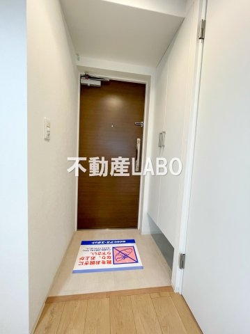 アドバンス大阪ルーチェの玄関