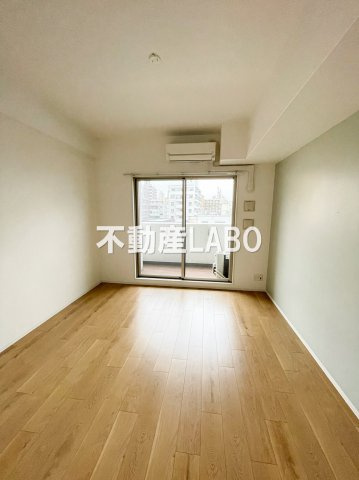 アドバンス大阪ルーチェの洋室