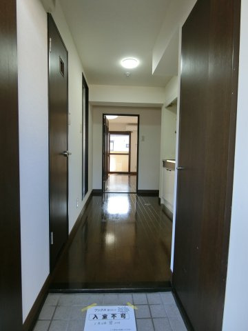 ピアコートの玄関|イメージ106号室の写真（反転あり）