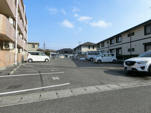 ピアコートの駐車場