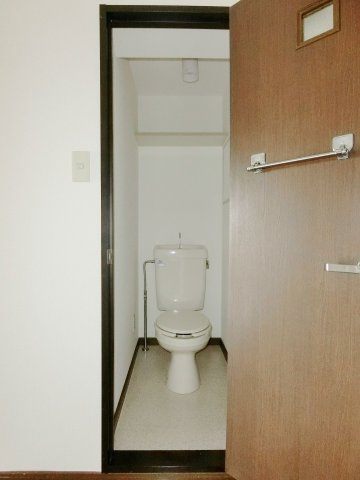 ピアコートのトイレ|イメージ401号室の写真