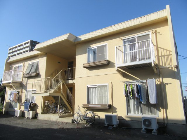 コーポラス鈴川の外観