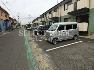 【駐車場】 | クレール杉山B棟 | 駐車場に車を止められます