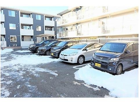 エクセレント吉葉の駐車場