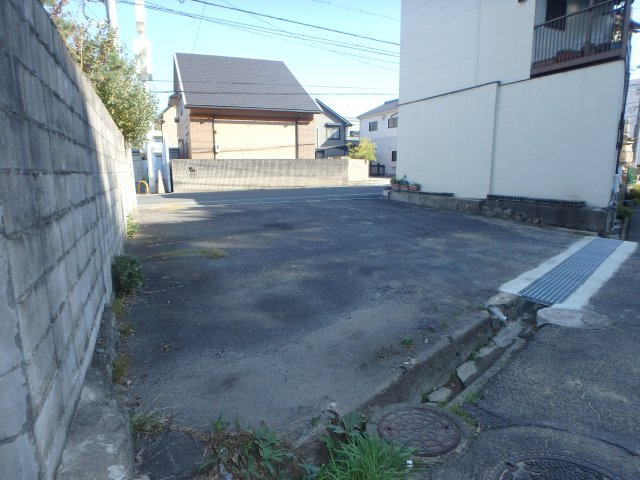 倉敷市鶴形２丁目　売地の前面道路含む現地写真
