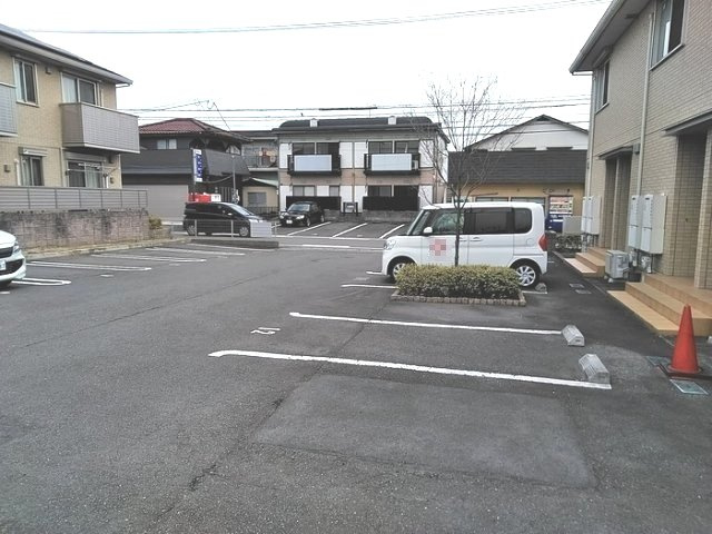 熊本市東区戸島７丁目のアパートの駐車場