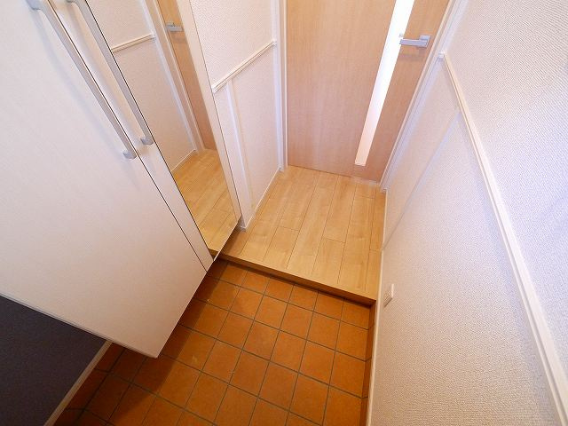 クラール北永井Ａの玄関|ゆったりとした玄関です