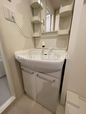 SWISS梅田東の洗面所|スペースが確保できる洗面所です
外観もきれいです