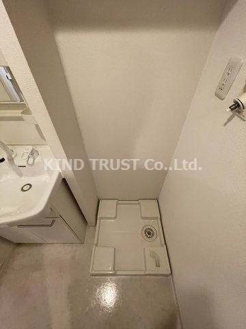 SWISS梅田東の洗面所|室内洗濯機置き場です
外観もきれいです