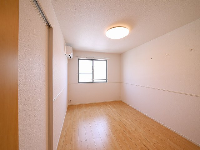クラール北永井Ａの洋室|ゆったりした洋室です
