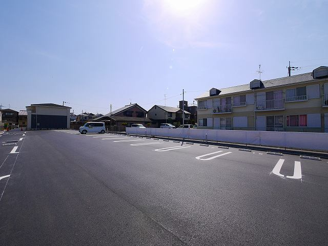 クラール北永井Ａの駐車場|車をお持ちの方に嬉しい駐車場付きの物件です