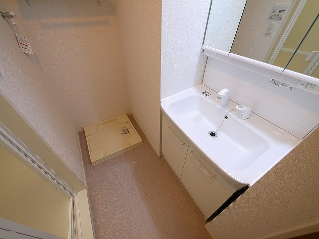 クラール北永井Ａの洗面所|スペースが確保できる洗面所です