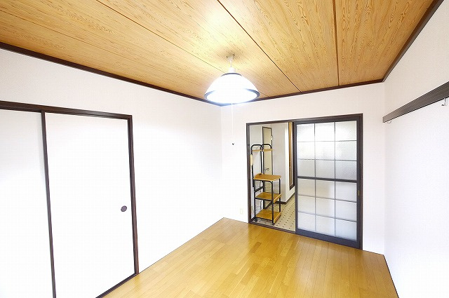 メゾン押上の寝室|広くて明るい寝室