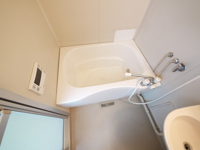 メゾン押上の浴室|落ち着いた空間のお風呂です