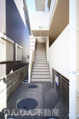 【エントランス】 | メゾンオクダ | 落ち着いたエントランスです