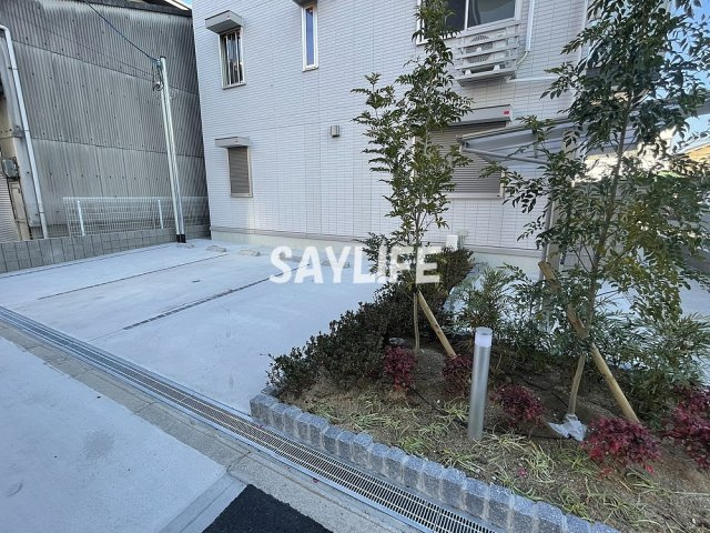 ラ・メェール鶴見の駐車場