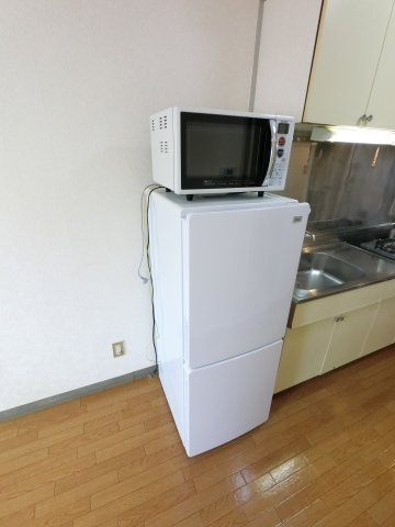 【設備】 | 冷蔵庫付です（レンジは残置物）