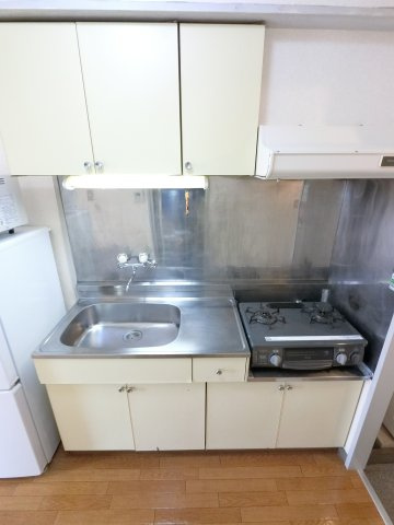 【キッチン】 | 上部にも吊戸棚があります