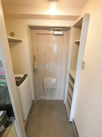 【玄関】 | 玄関収納棚付です