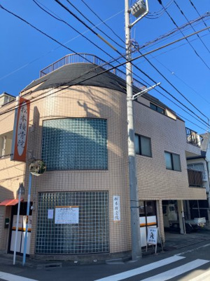 【外観】 | 井上ハウス | 鉄筋コンクリート造のがっちりとした建物。