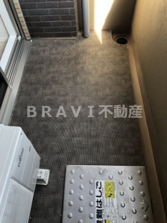 レオンコンフォート本町東Ⅲ　BRAVI不動産のバルコニー|【レオンコンフォート本町東Ⅲ】広々としたバルコニーです