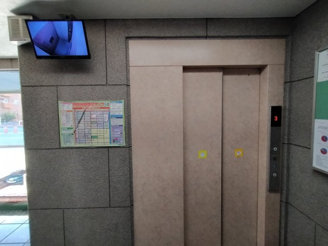 ハイマートニュー関目のその他共用部分|エレベーターにはモニターがあり安心ですね♪