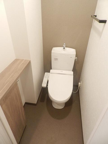 【トイレ】 | アクアステージ美野島 | 落ち着いた色調のトイレです