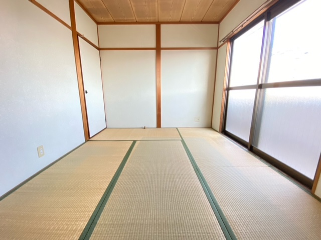 グランスカイマンションの和室