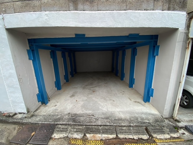 鉢ヶ峯寺貸家の駐車場