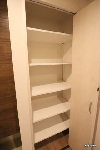 アスラン江戸堀　仲介手数料無料の収納